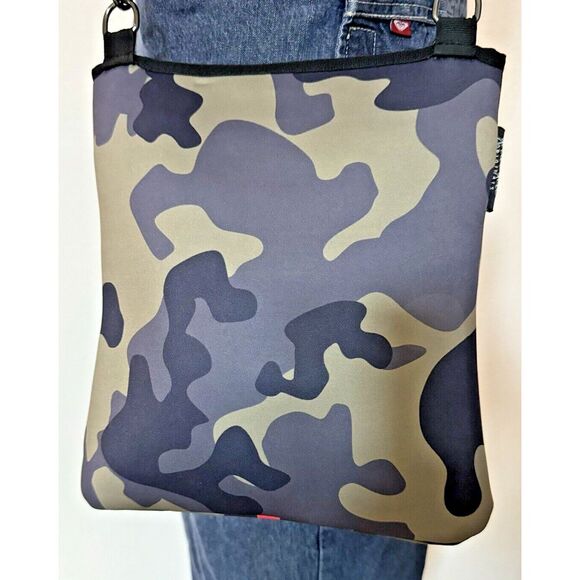 GIRLIE GIRL‎ ORIGINALS Tote Crossbody Purse Women Camo Red Stripe Neoprene Bag - Picture 3 of 14